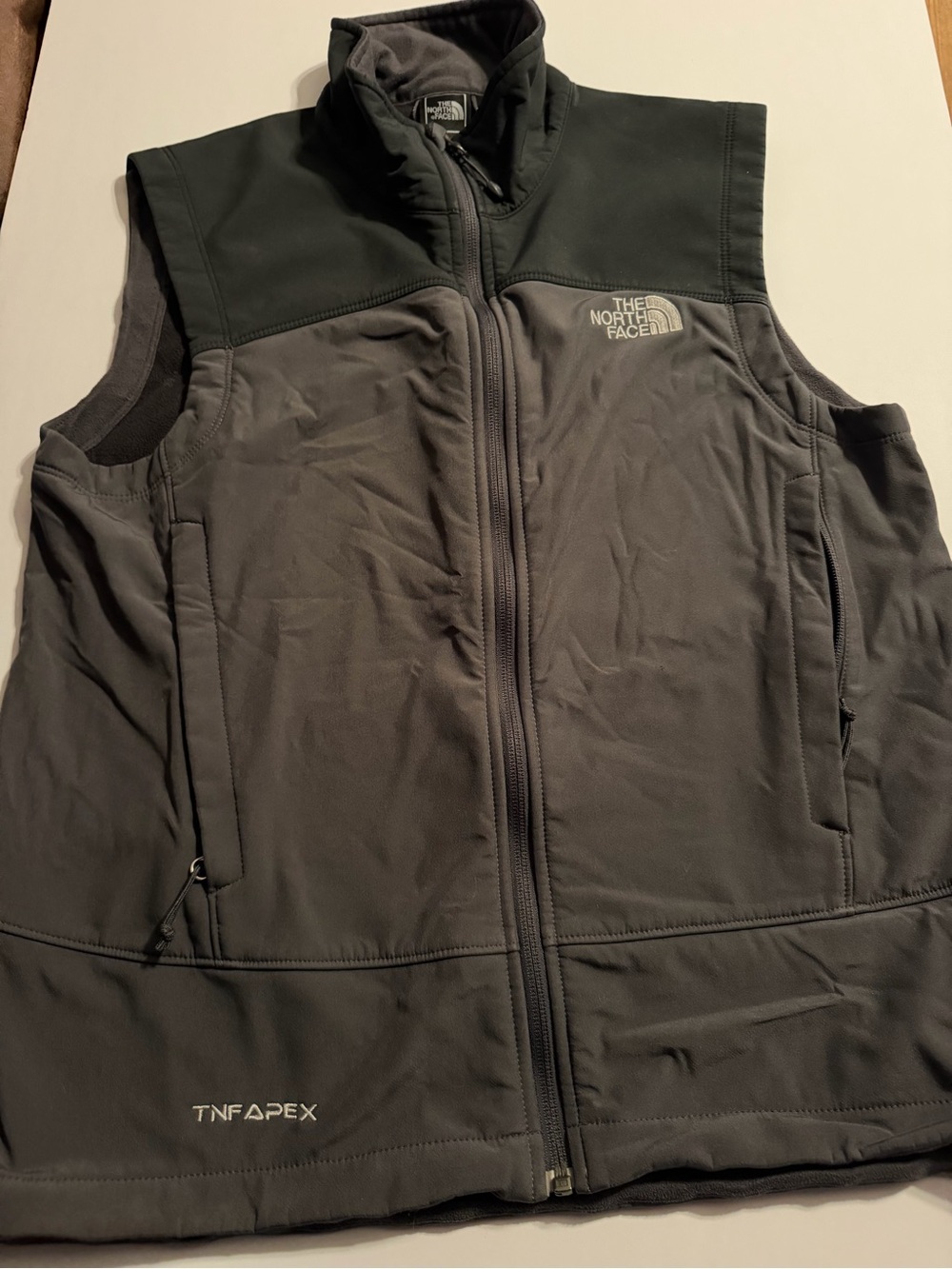 The North Face Men's Grey and Black Apex Vest